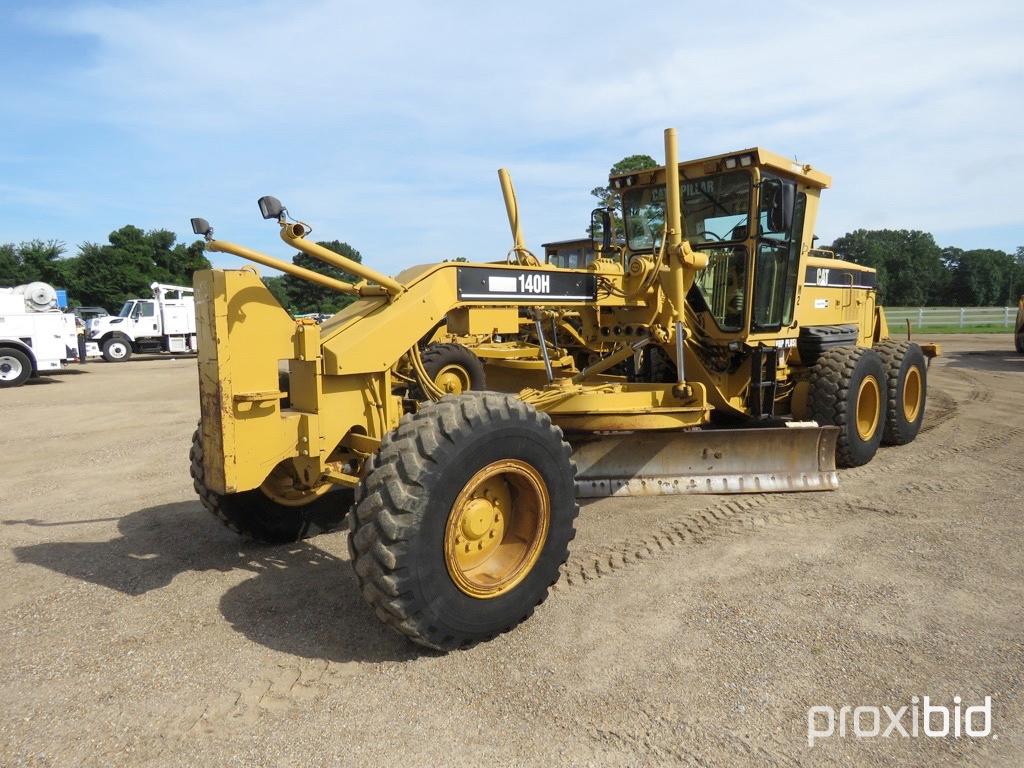 2005 Cat 140H VHP Motor Grader, s/n APM01997: C/A, Rear Ripper/Scar., Push