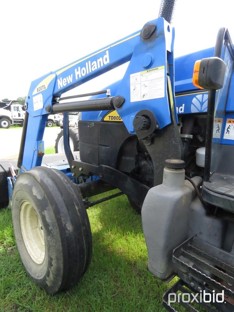 New Holland TD80D Tractor, s/n HFD056487: w/ NH 620TL Loader, Meter Shows 1