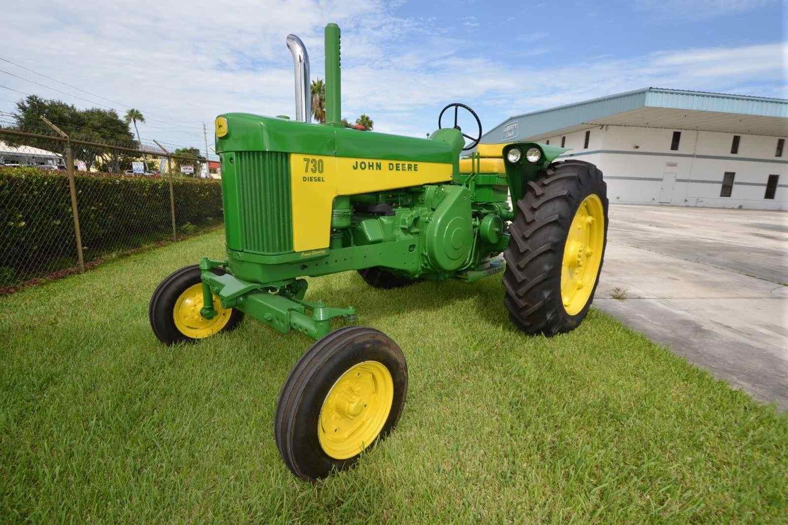 John Deere 730 Tractor, s/n 730-7327387: Diesel, Power Steering, Wide Front