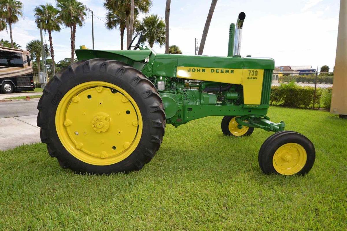 John Deere 730 Tractor, s/n 730-7327387: Diesel, Power Steering, Wide Front