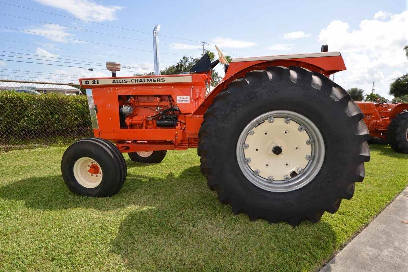 Allis Chalmers D-21 Tractor, s/n 1351D: Wide Front, 1963 Year Model