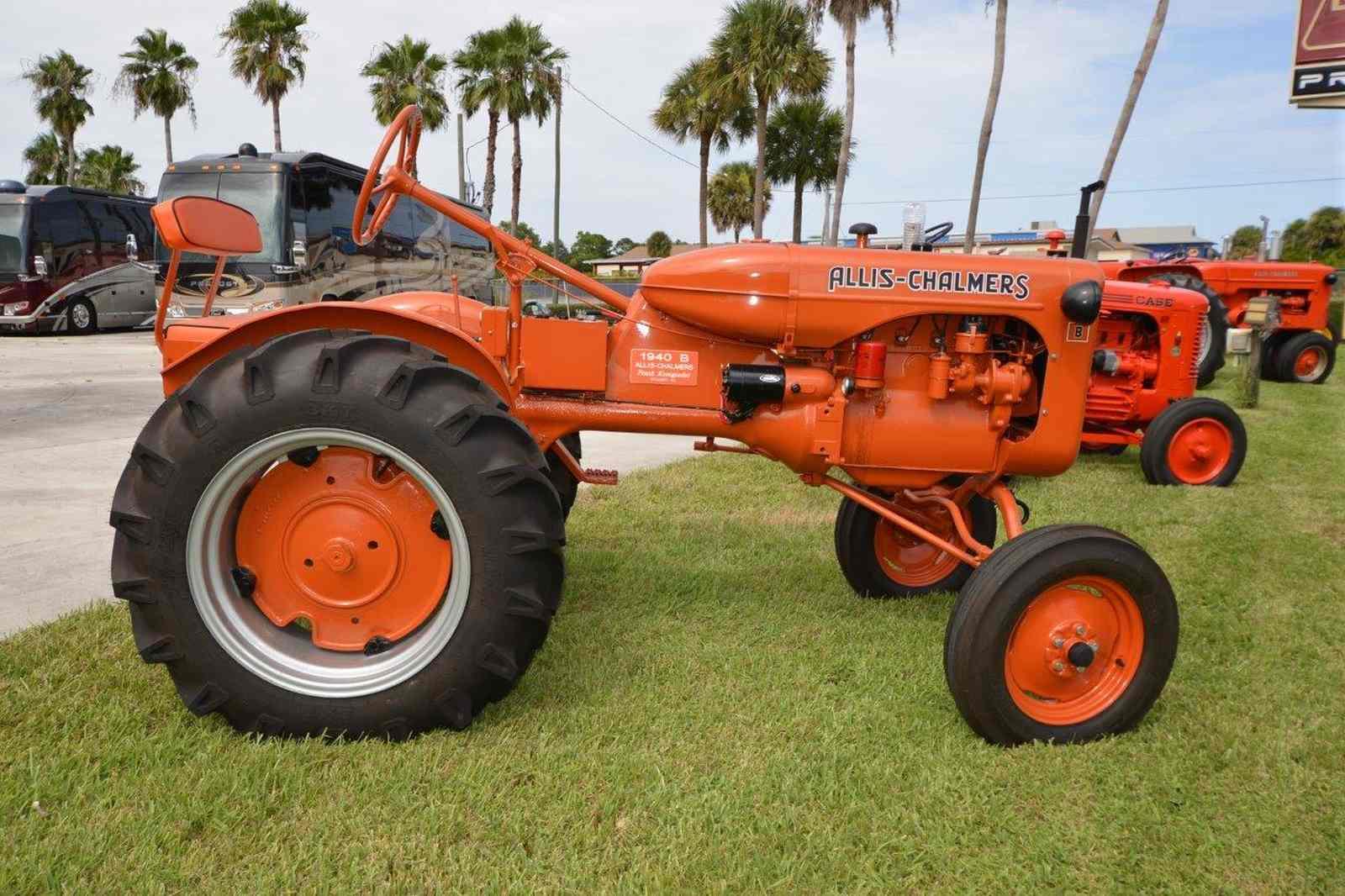 Allis Chalmers "B" Tractor, s/n B49142: Wide Front, Gas, 1940 Year Model