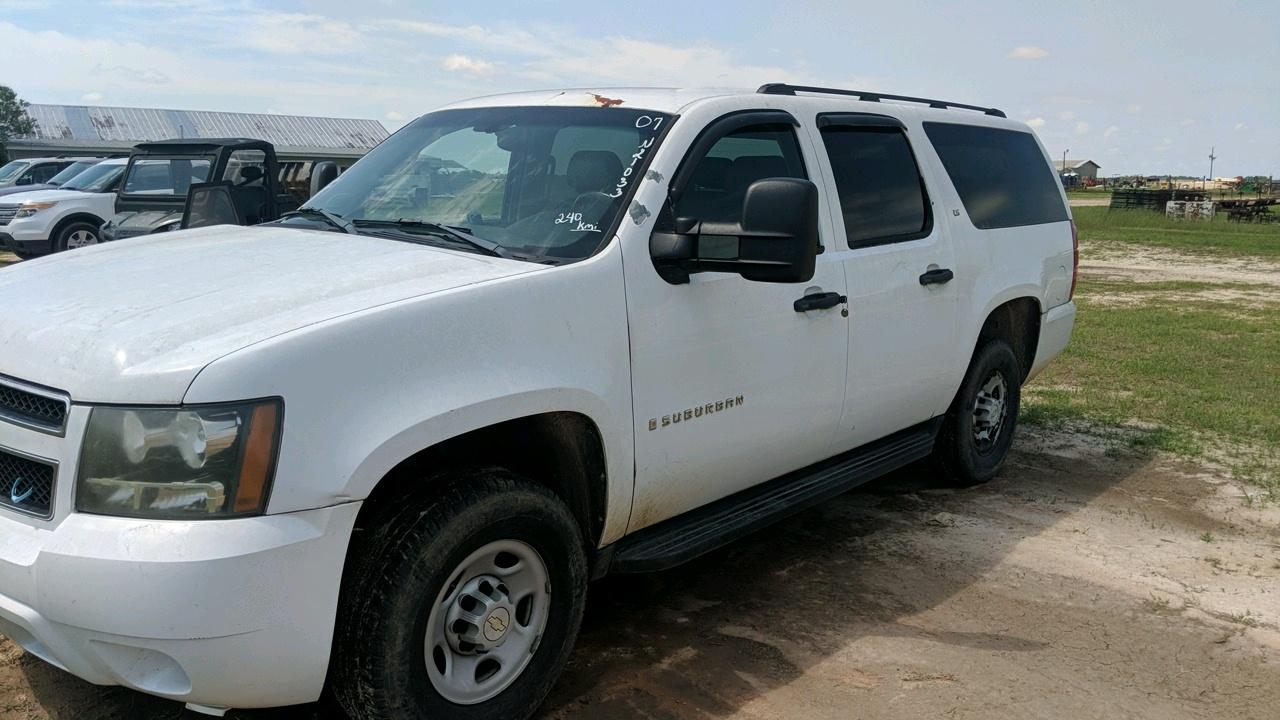 2007 CHEVY SUBURBAN LS SUV, 3RD ROW, WHITE, 240,210mi.  s/n 3GNGC26K97G2893