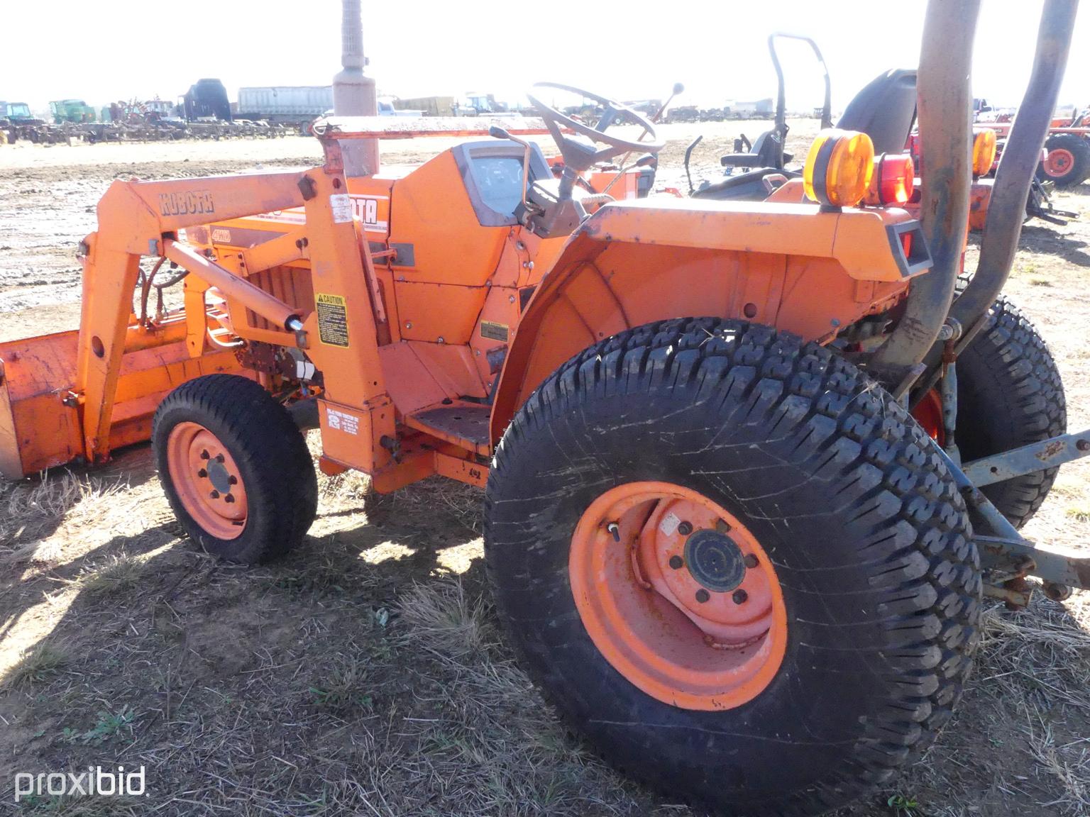 Kubota L2550 MFWD Tractor, s/n 51406: Front Loader w/ Bkt., 1149 hrs