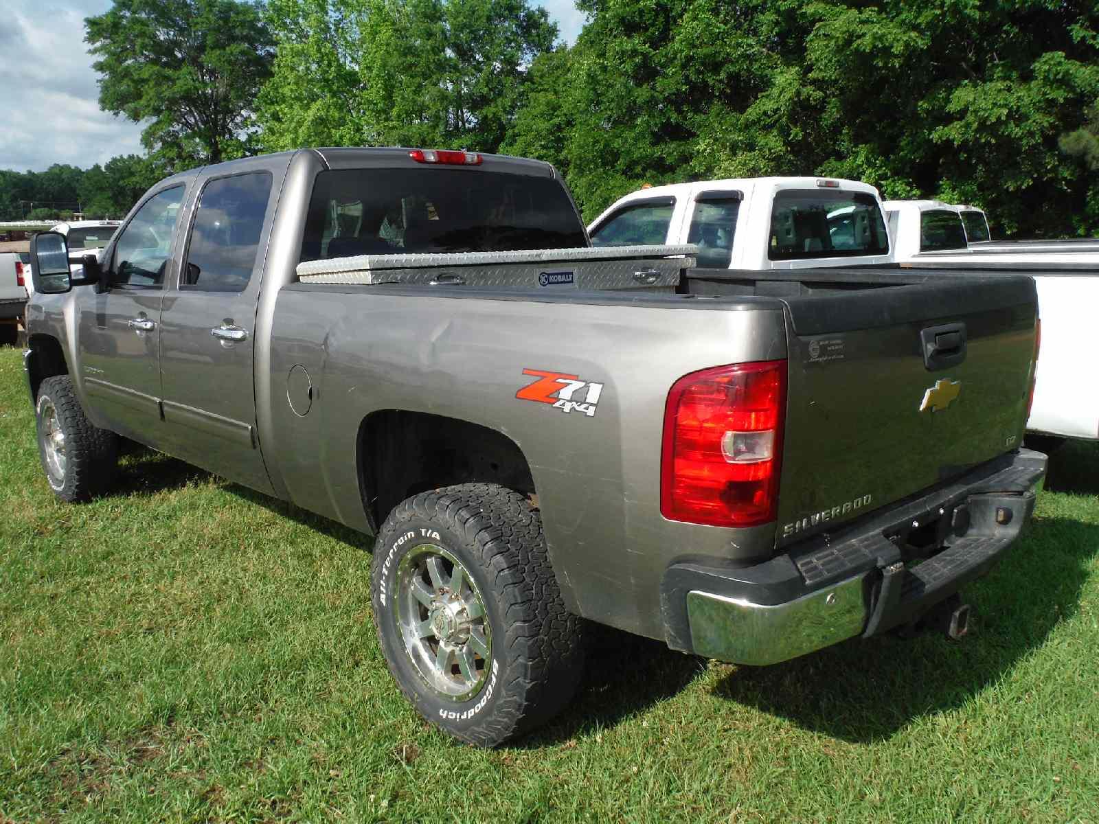 2011 Chevy Silverado 2500HD Z71 4WD Pickup, s/n 1GC1KYC8XBF193756: 4-door,