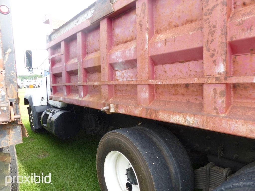 2001 Mack RD688S Tandem-axle Dump Truck, s/n 1M2P267Y41M056410: Fuller 13-s