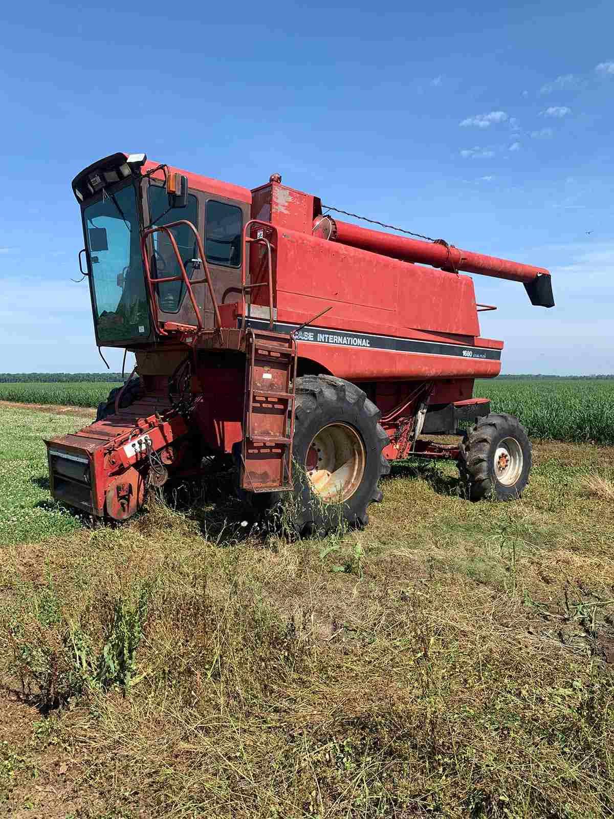 CaseIH 1680 Axial-Flow Combine, s/n JJC0046140 (Selling Offsite): C/A, 4WD,