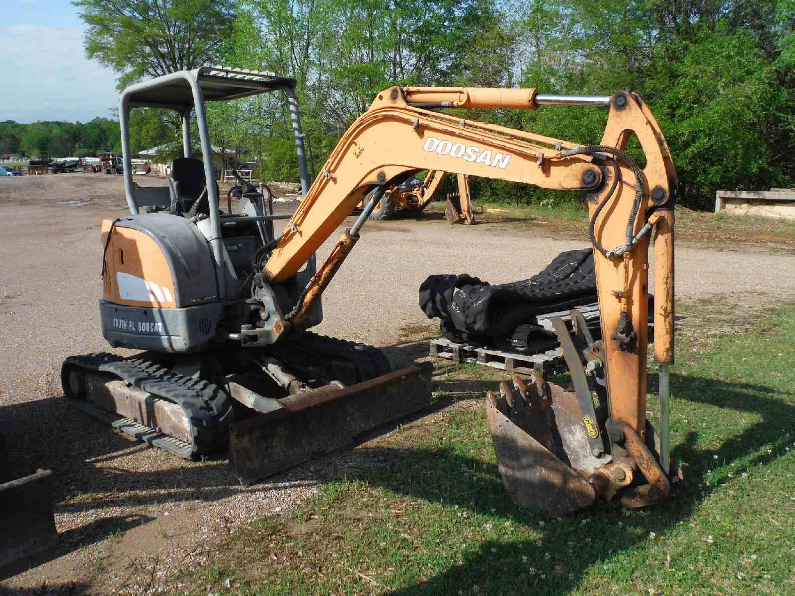 Doosan DX35Z Mini Excavator, s/n 5356: Canopy, Manual Thumb, Blade