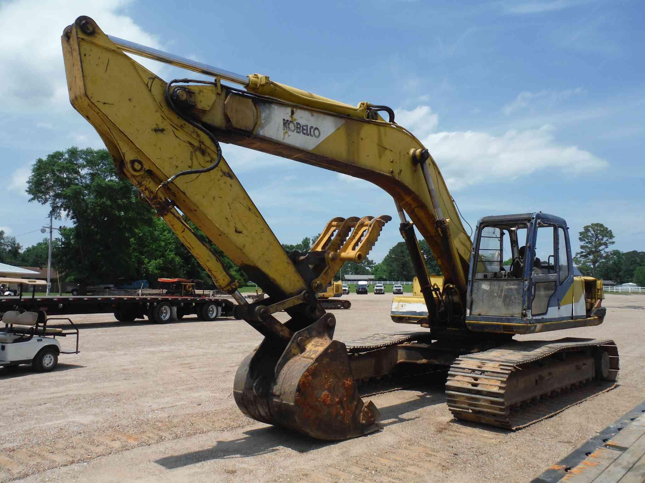 1991 Kobelco SK220LC Excavator, s/n LLU0324: Manual Thumb, Mixing Water in