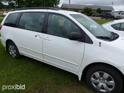 2005 Toyota Sienna CE Mini Van, s/n 5TDZA23C65S239952: Odometer Shows 173K