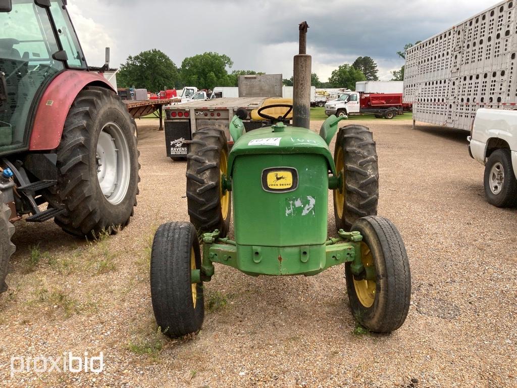 John Deere 1020 Tractor (Salvage): 2wd