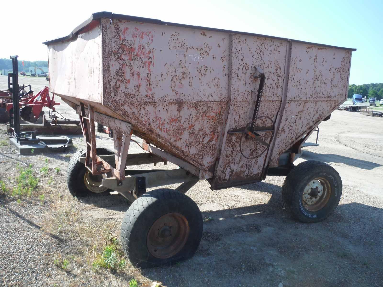 Pull-type Gravity Wagon on New Idea Running Gear