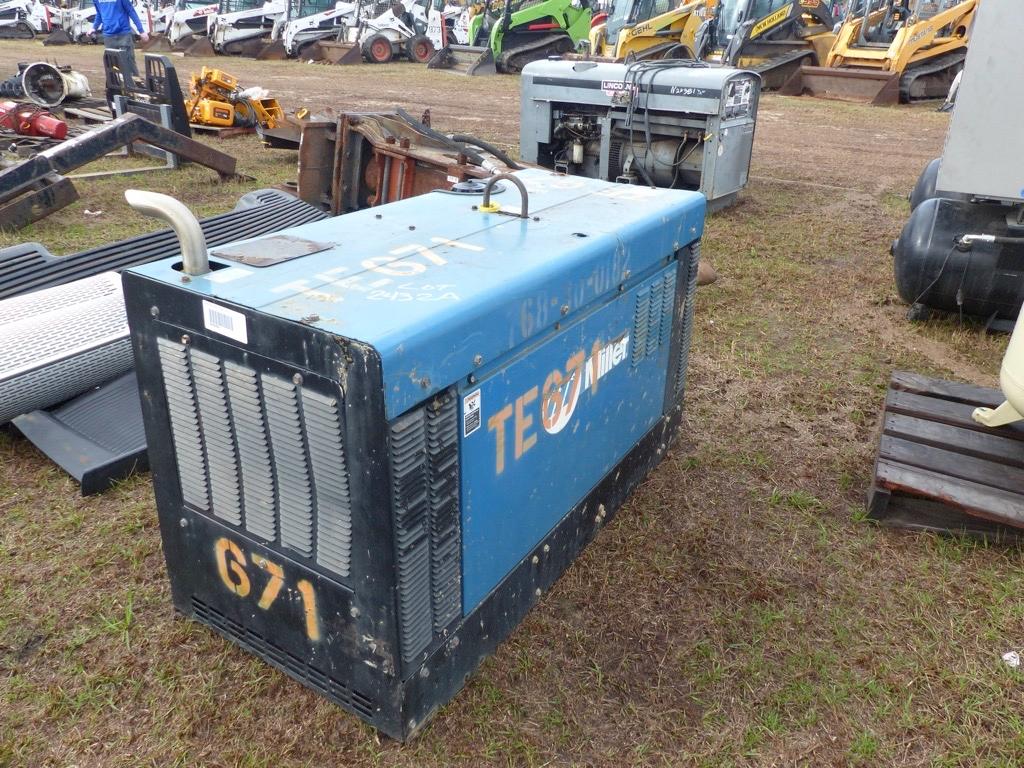 Miller Big Blue 300 Pro Welder/Generator, s/n MC020029E: Kubota Diesel, Met