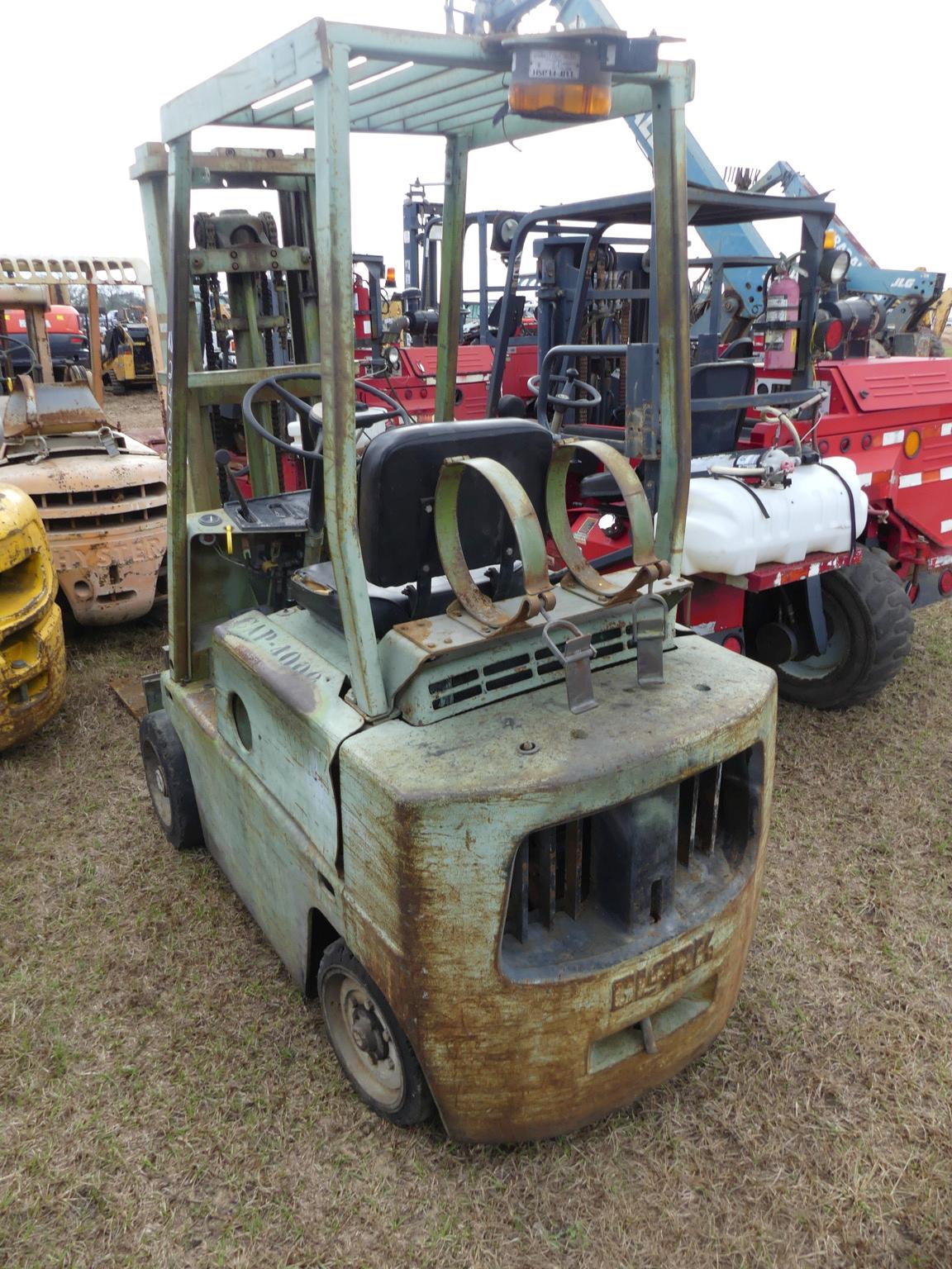 Clark C500 Forklift, s/n 3555354381 (Salvage)