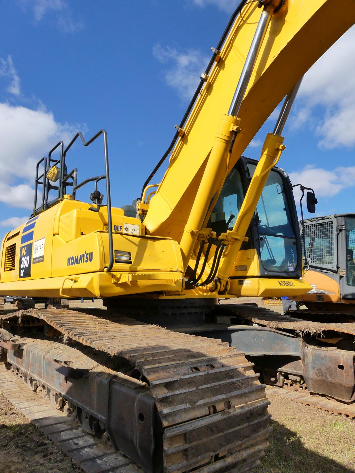 2015 Komatsu PC360LC-11 Excavator, s/n KMTPL256CEWA35122: C/A, Meter Shows