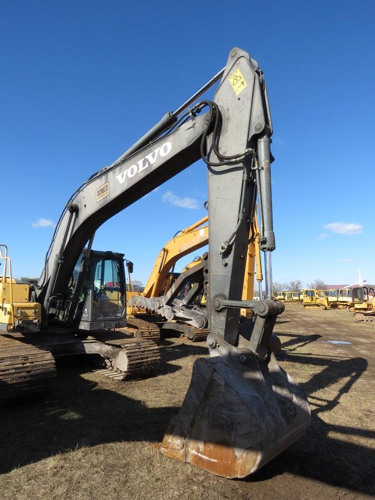 2015 Volvo EC220DL Excavator, s/n 210828: 48in. Bkt., Manual Thumb, Meter S