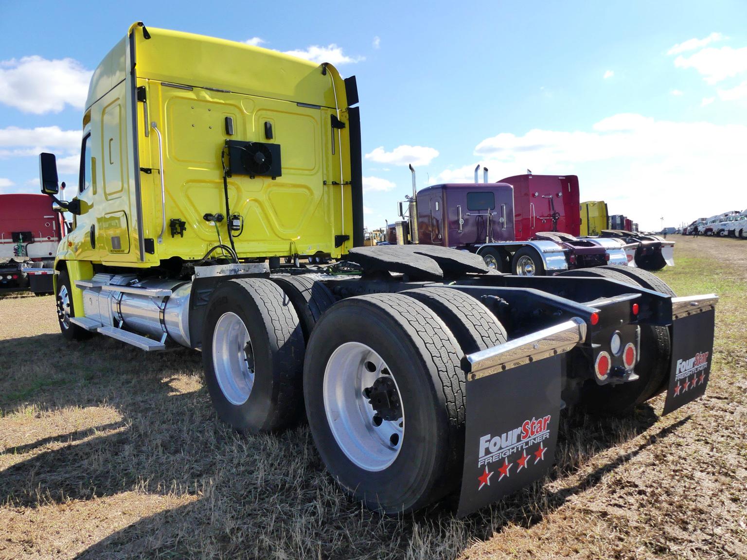 2018 Freightliner Cascadia 125 Truck Tractor, s/n 3AKJGLDV2JSJW2295: Sleepe