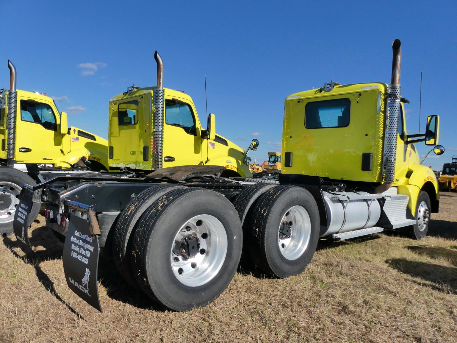 2016 Kenworth T880 Truck Tractor, s/n 1XKZD49X1GJ102628: Day Cab, Odometer