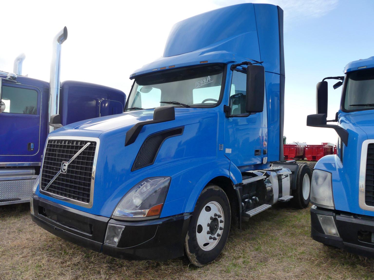 2016 Volvo Truck Tractor, s/n 4V4NC9EH6GN958500: T/A, Day Cab, 587K mi.