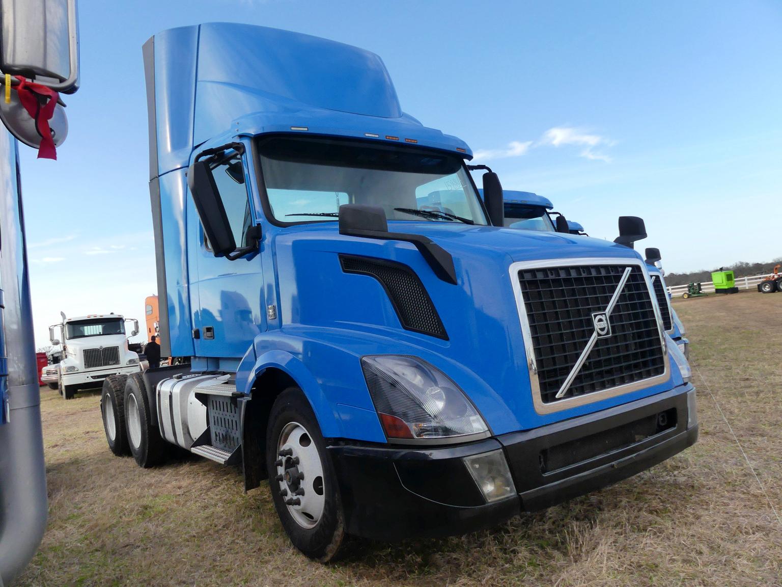 2016 Volvo Truck Tractor, s/n 4V4NC9EH6GN958500: T/A, Day Cab, 587K mi.