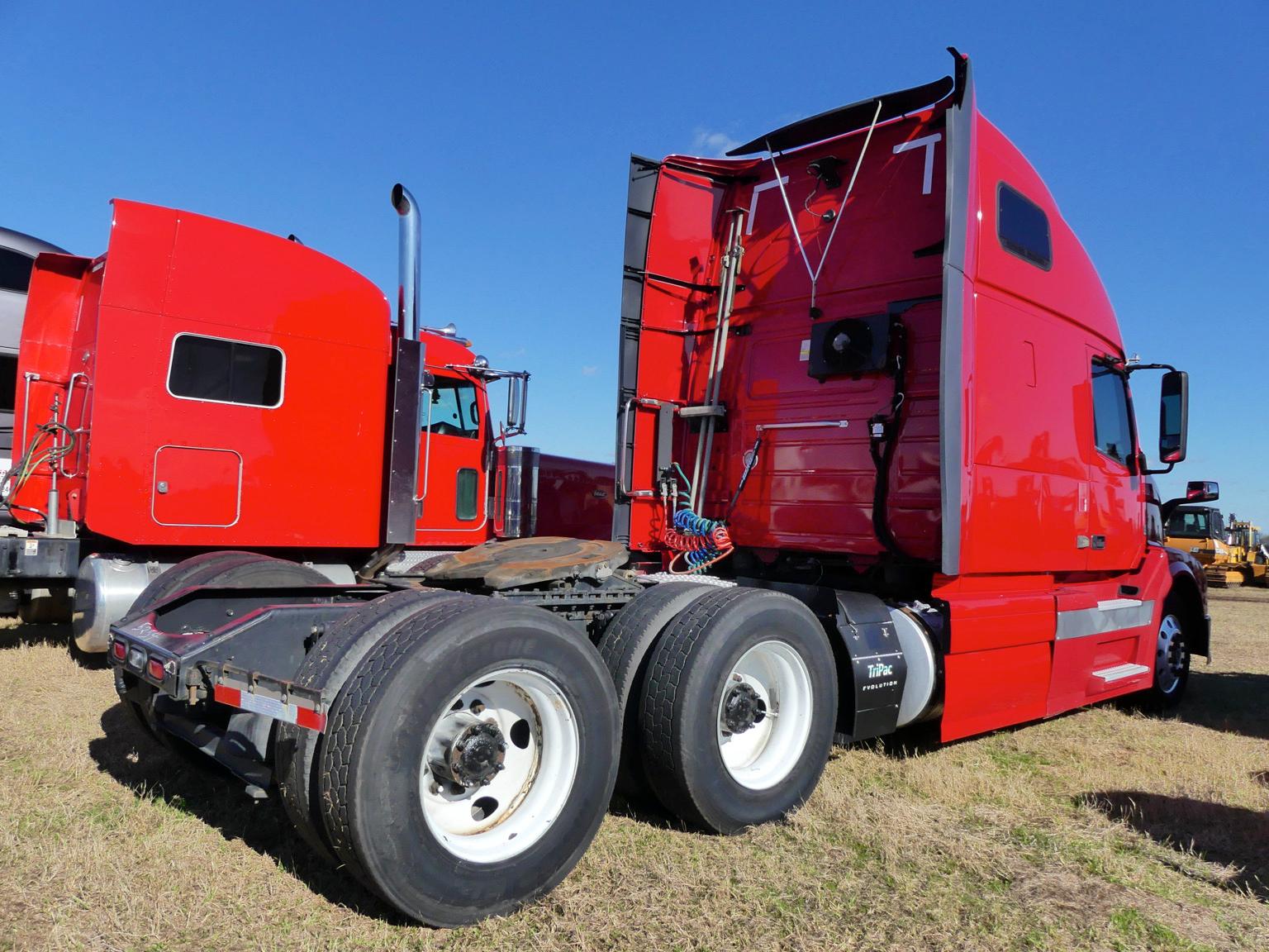 2015 Volvo 670 Truck Tractor, s/n 4V4NC9EG7FN190824: Volvo D13 450 Eng., 10