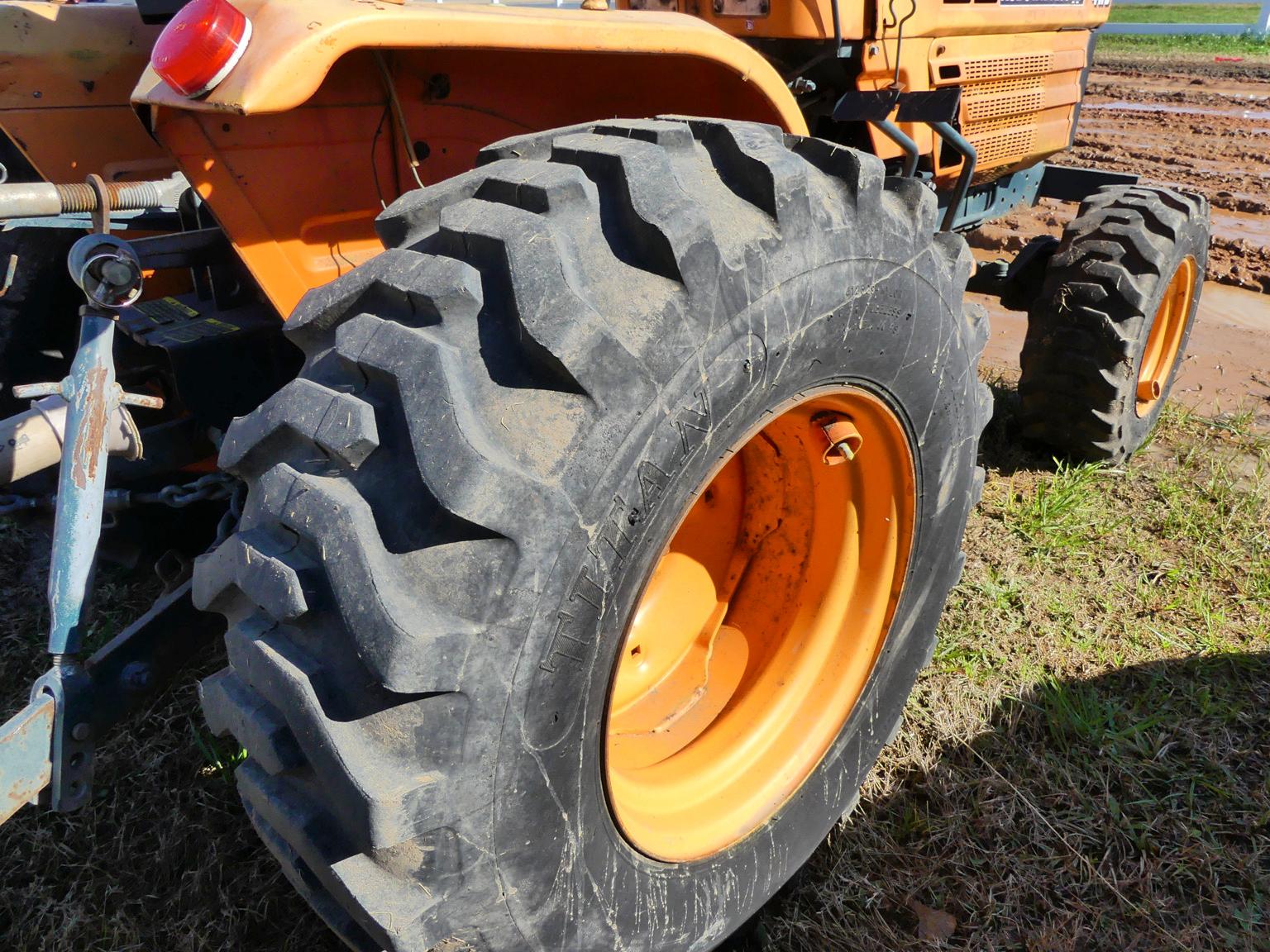 Kubota B7200 MFWD Tractor w/ Finishing Mower: Meter Shows 773 hrs