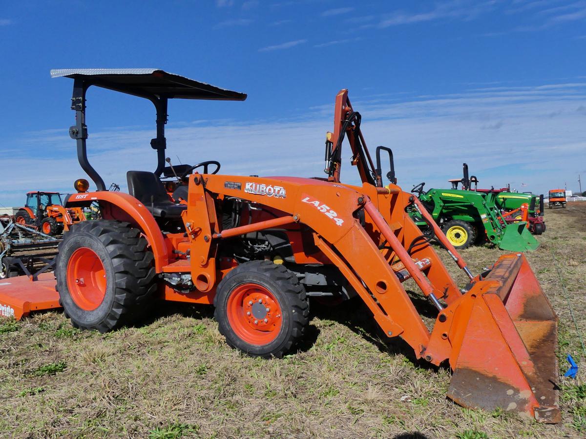 Kubota L3800D Tractor, s/n 86336: Loader w/ Bkt., Meter Shows 3905 hrs