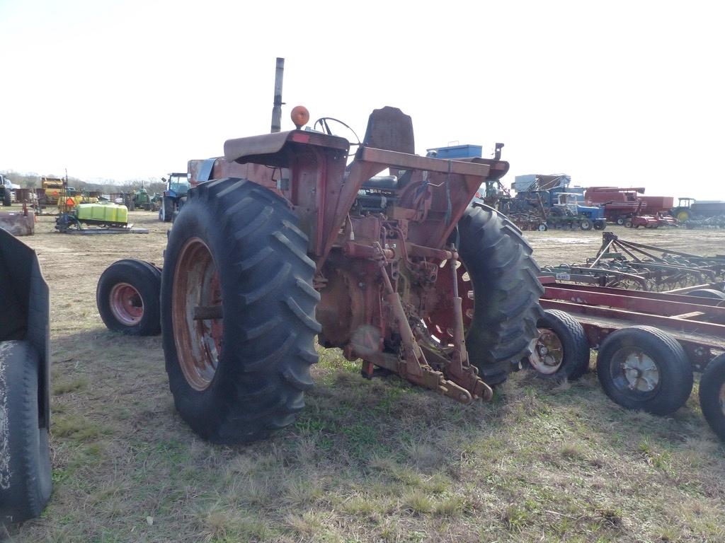 International 966 Tractor (Salvage)