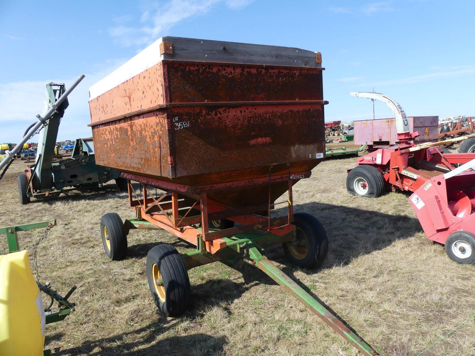 Gravity Flow Wagon on JD Running Gear