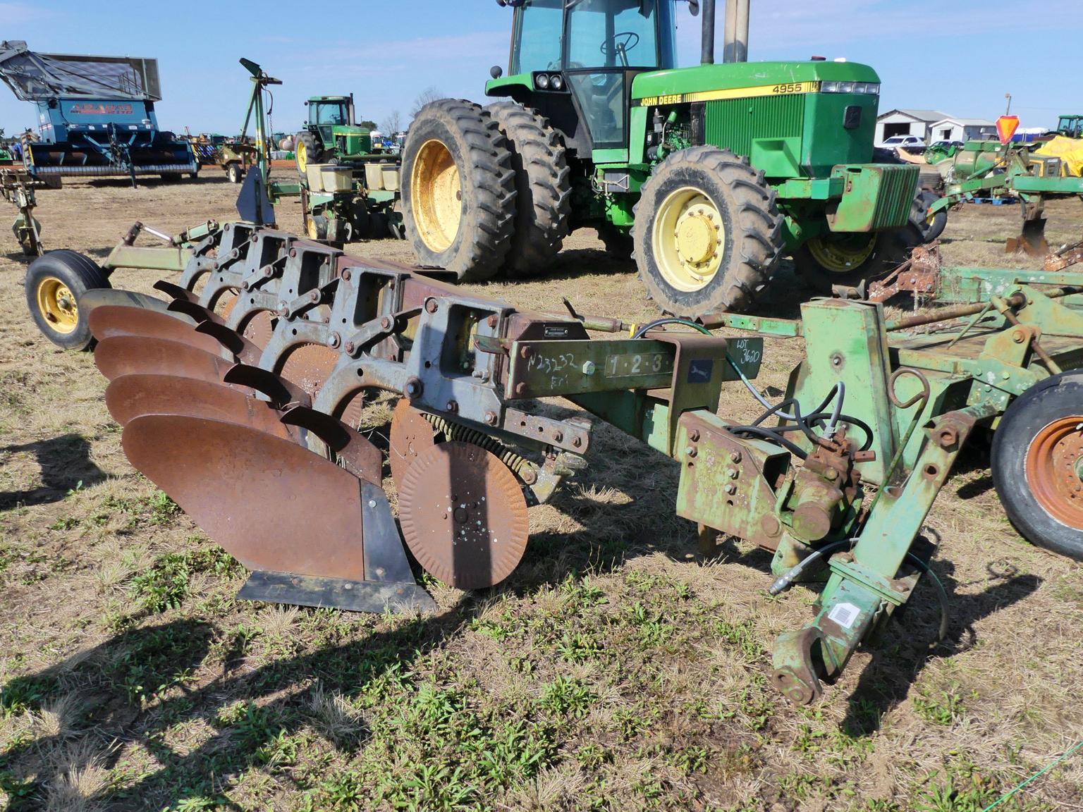 John Deere 2600 4-pan Breaking Plow