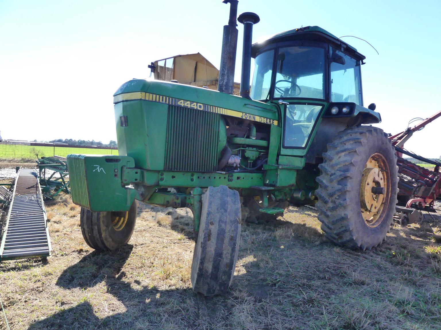 John Deere 4440, s/n 015671R