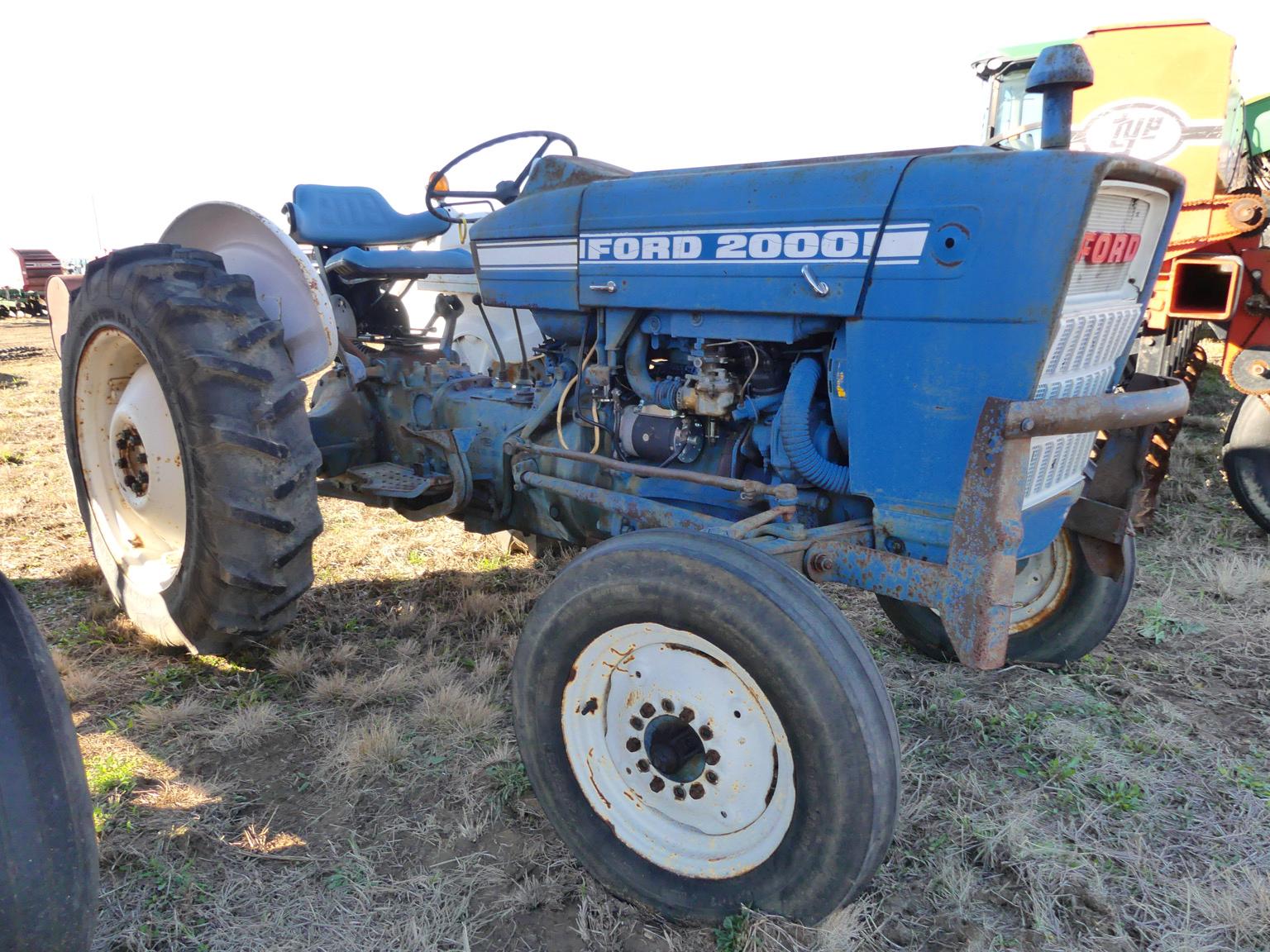 Ford 2000 Tractor, s/n C433215