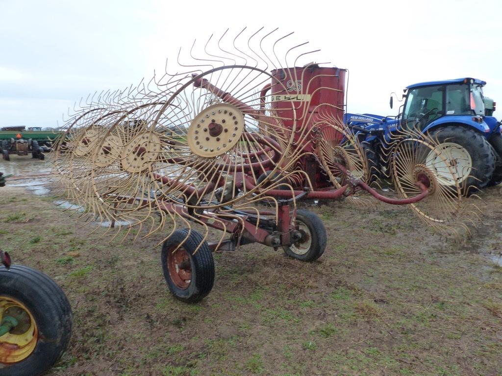 M&W 8-wheel Hay Rake