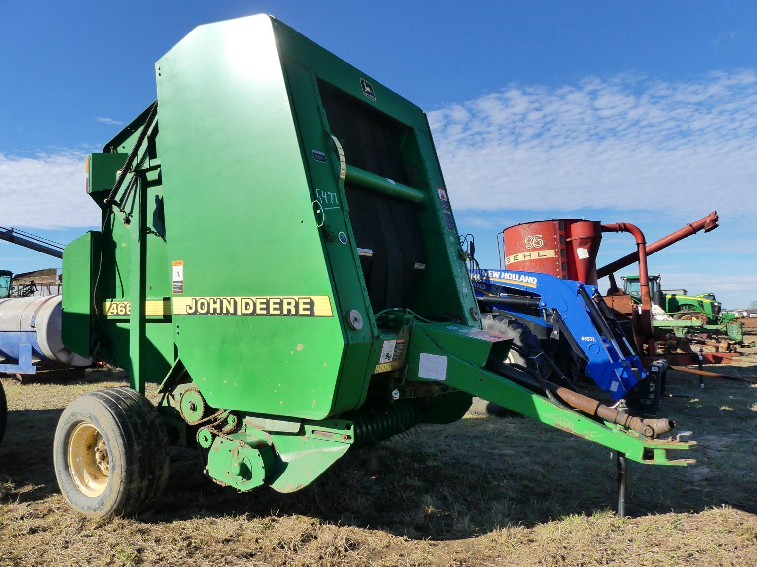 John Deere 466 Round Hay Baler, s/n E00466X144169 w/ Monitor