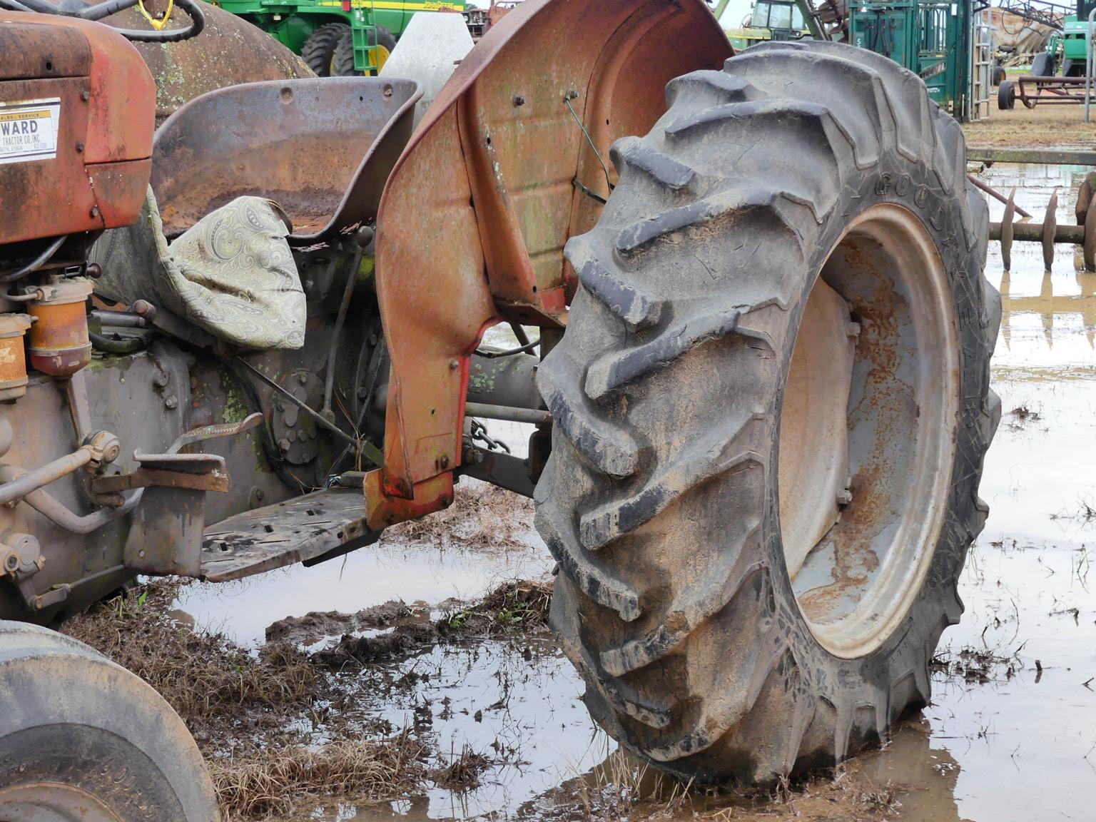 Massey Ferguson 240 Tractor, s/n 555750 TRACTOR DOES RUN