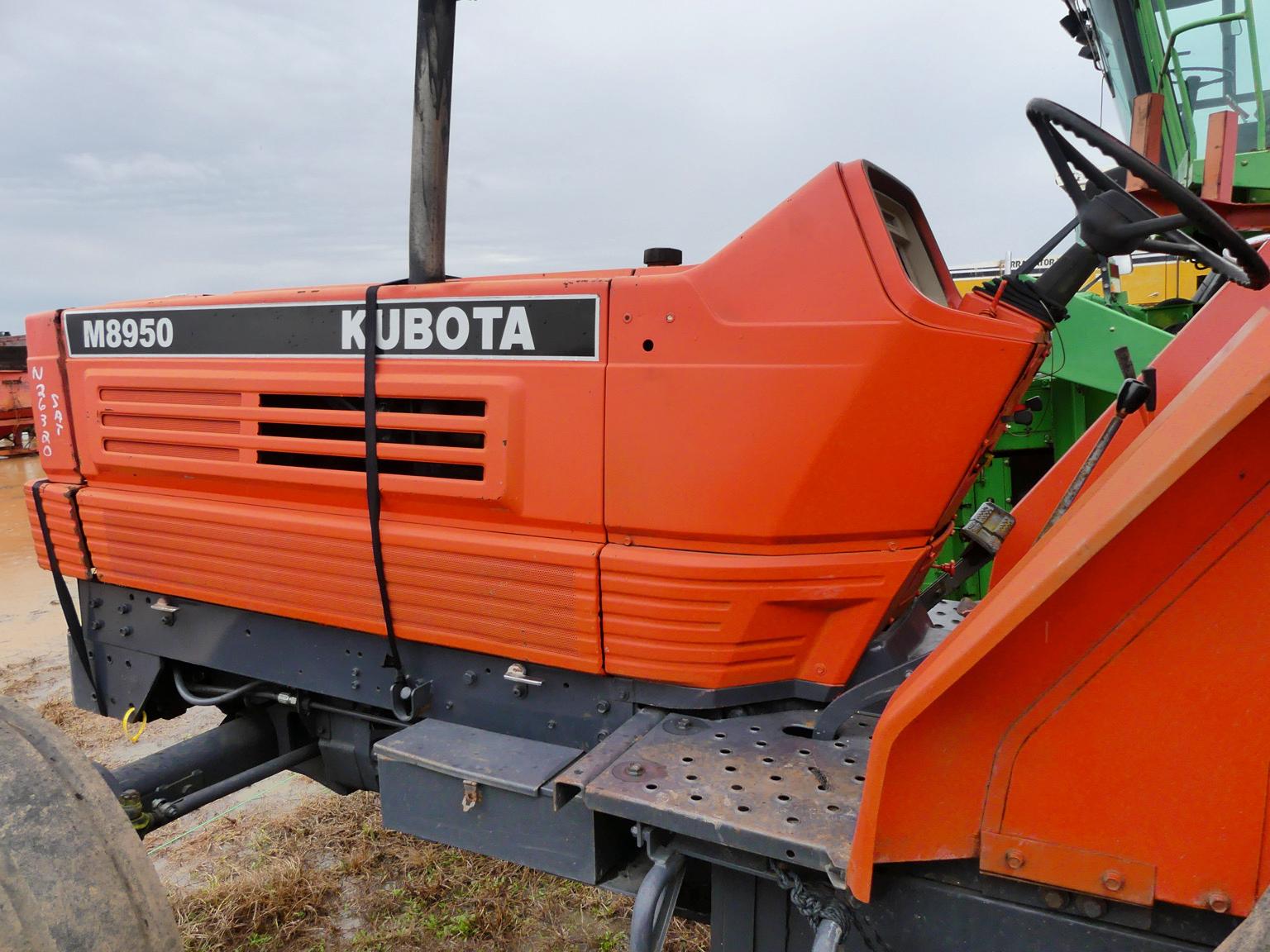 Kubota M8950 Tractor, s/n 4392: Meter Shows 9548 hrs