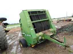 John Deere 535 Baler