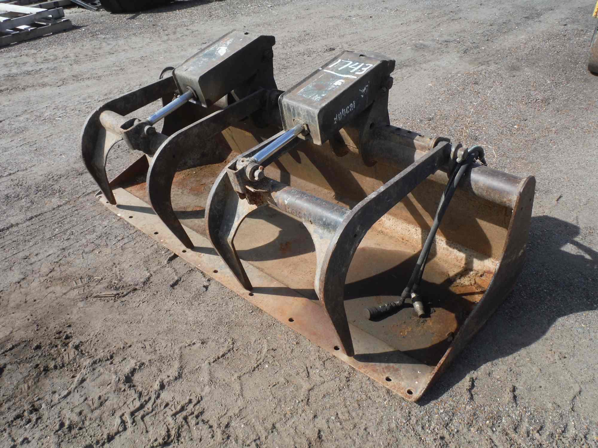 Bobcat 72" Grapple Bucket, s/n 456103712 for Skid Steer