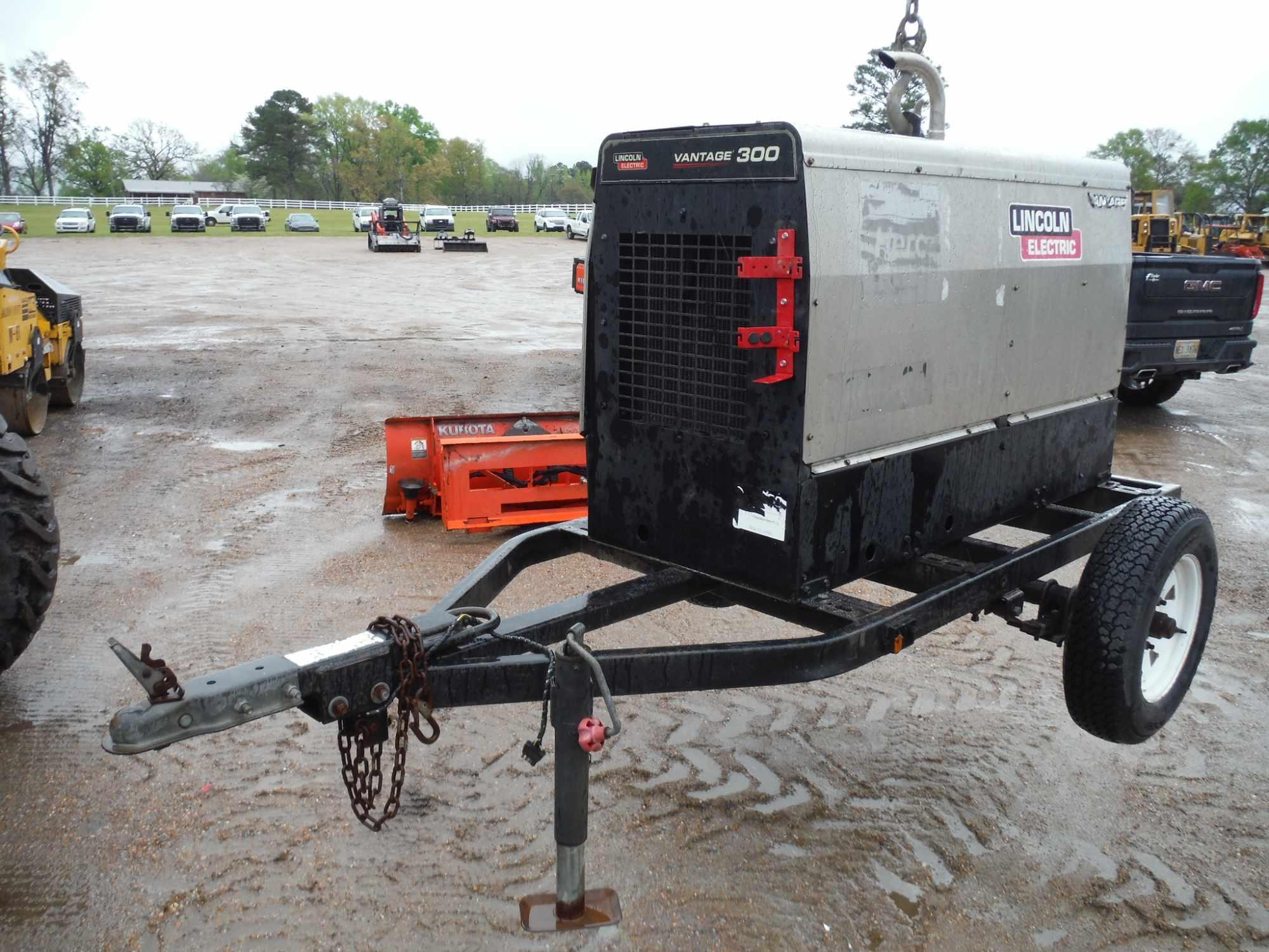 Lincoln Vantage 300 Portable Welder: Kubota 4-cyl. Diesel, Meter Shows 2774