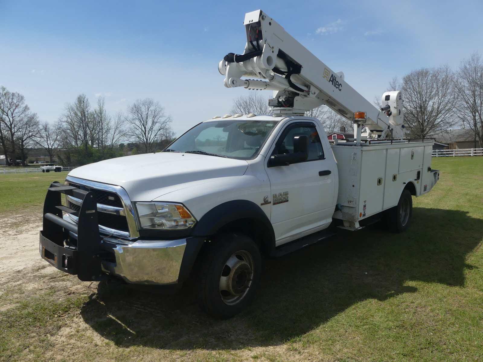 2015 Dodge Ram 5500 Bucket Truck, s/n 3C7WRNBL1FG659832 (Inoperable): Cummi