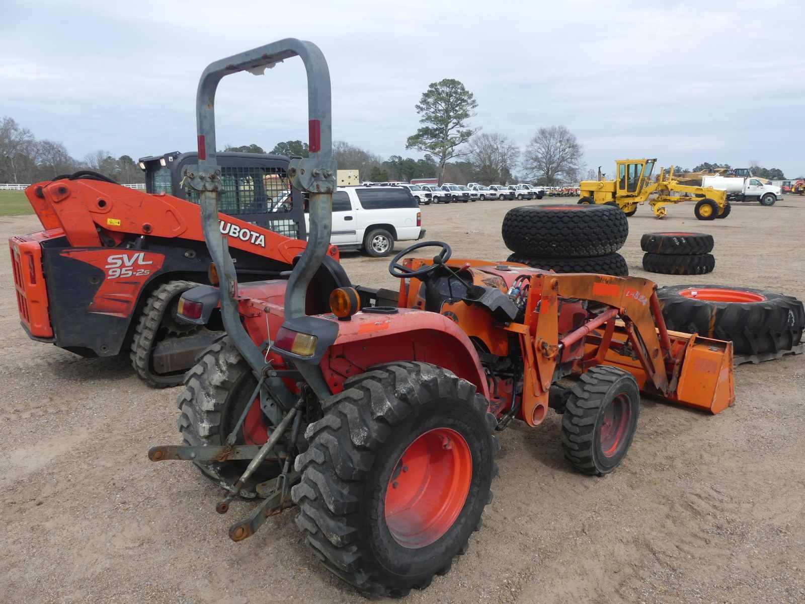 Kubota L3800D MFWD Tractor, s/n 61197: Rollbar, LA524 Loader w/ QC Bkt., Dr