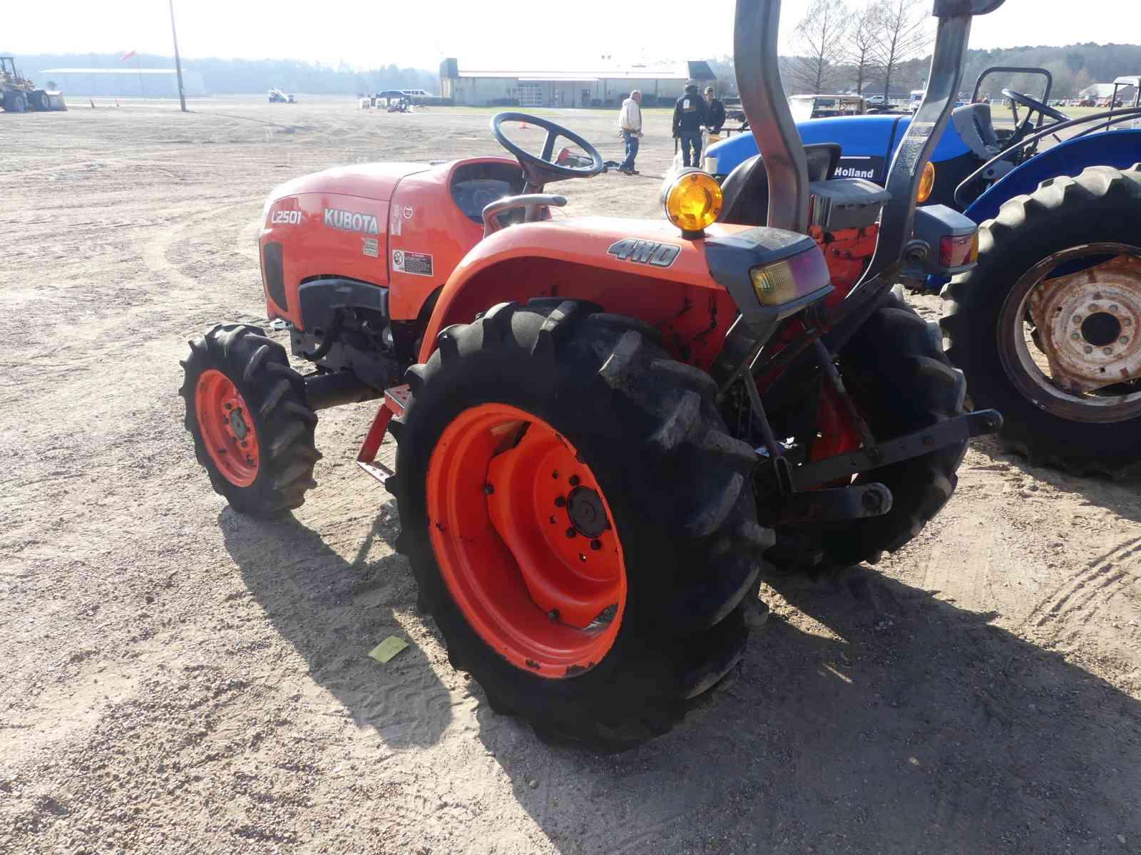 Kubota L2501D MFWD Tractor, s/n 52969: Rollbar, Drawbar, PTO, 3PH, Meter Sh