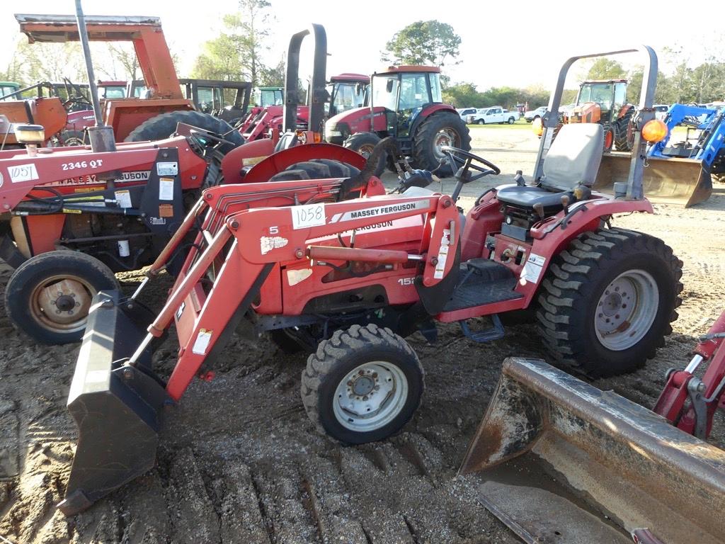 Massey Ferguson 1528 MFWD Tractor, s/n JPA65119: Rollbar, MF 1520 Loader w/