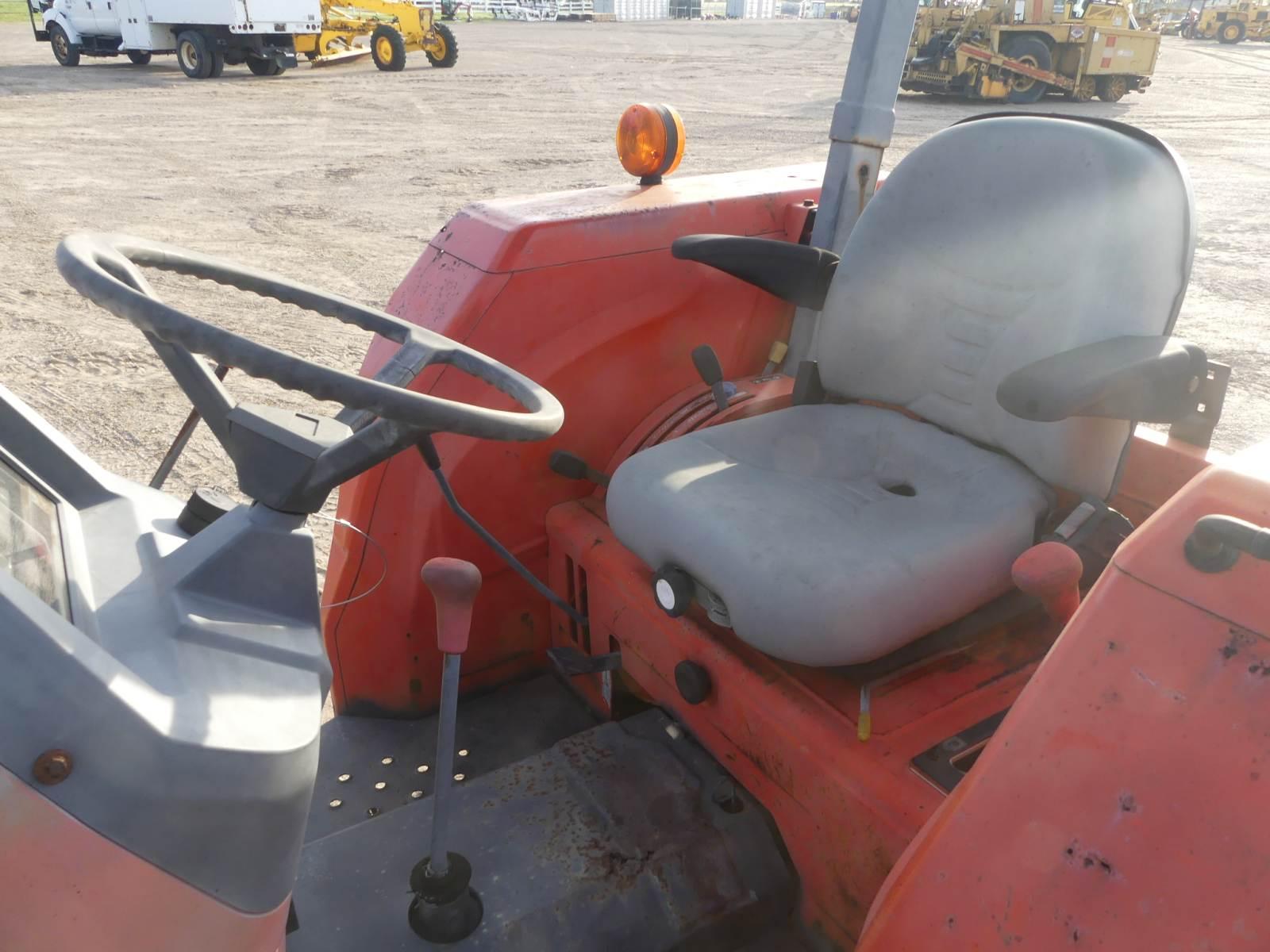 Kubota M4700 Tractor: 2wd, Lift Arms, PTO, Drawbar, Meter Shows 2582 hrs