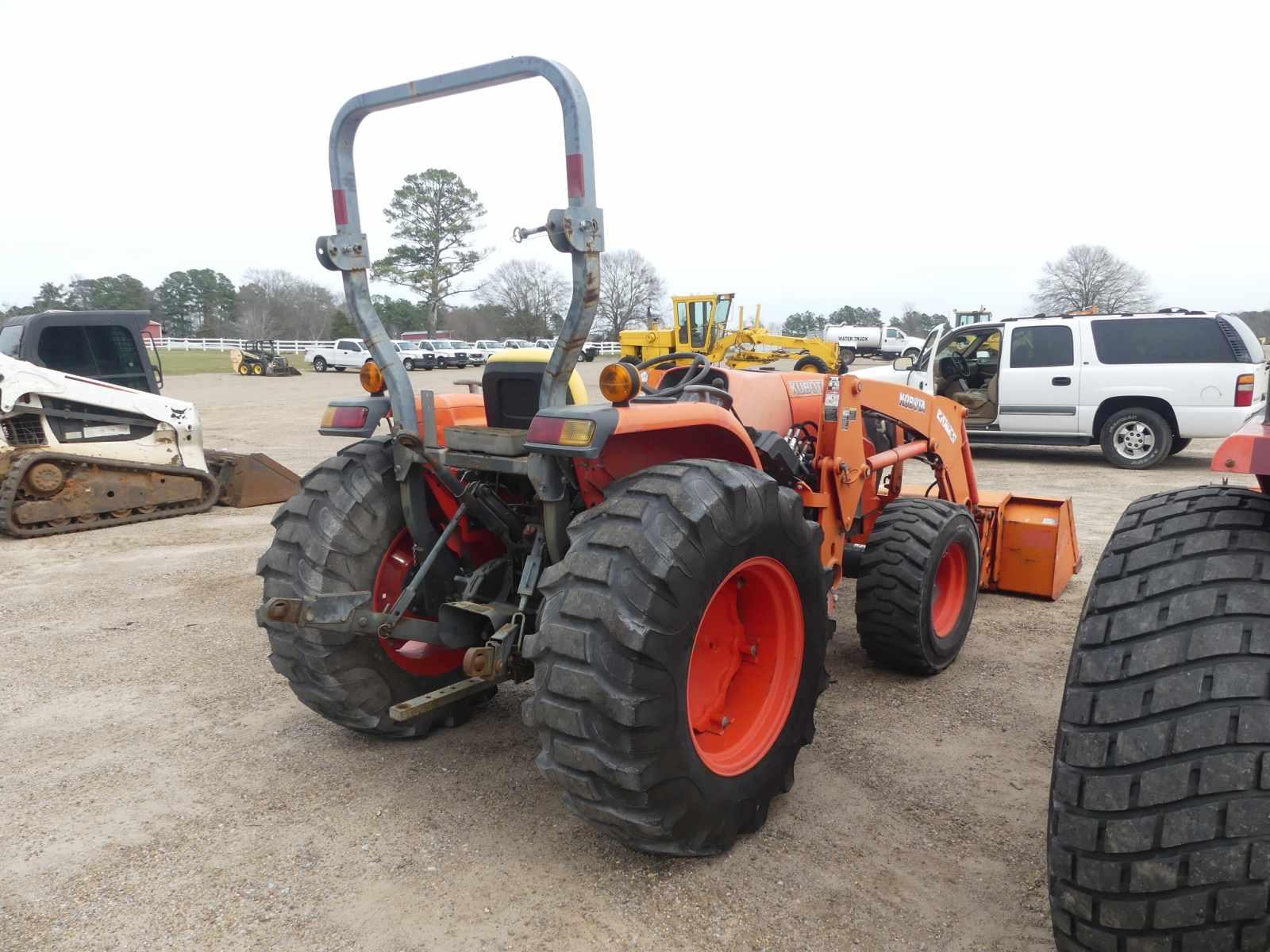 Kubota MX5200 MFWD Tractor, s/n 54676: Rollbar, Loader w/ QC Bkt., Drawbar,