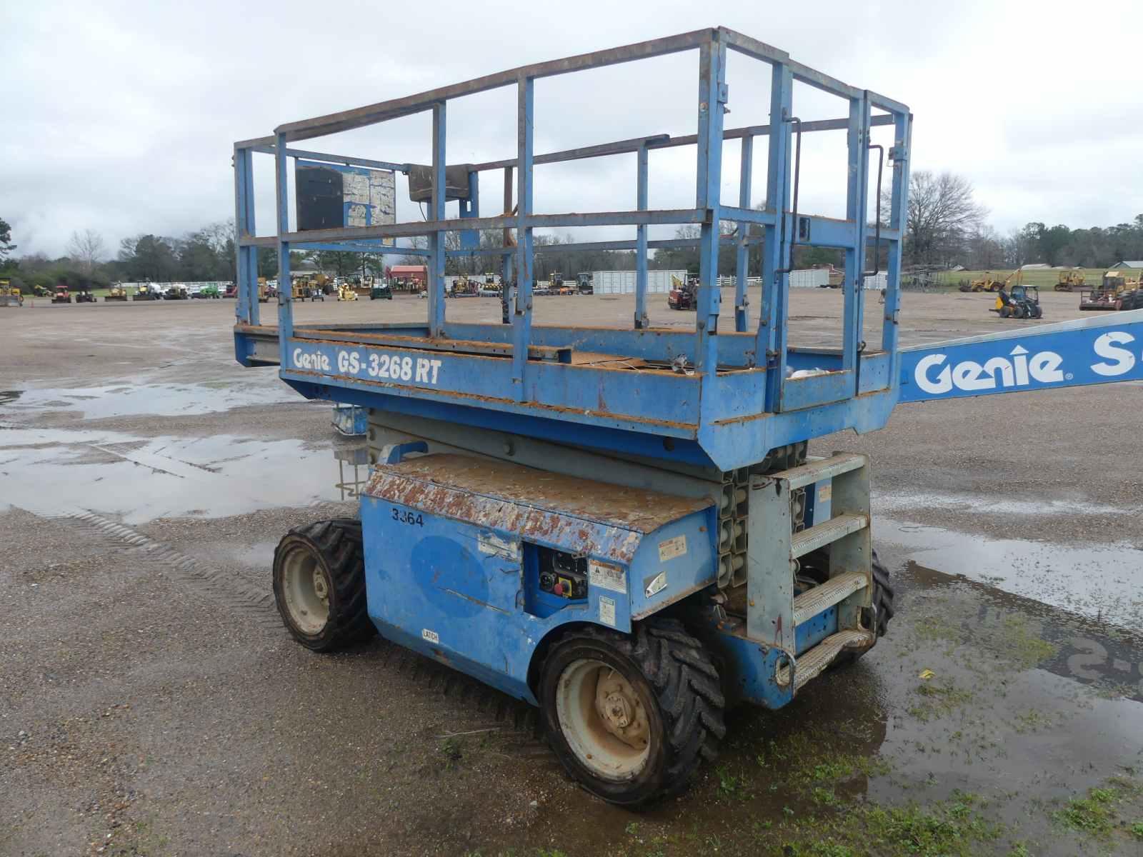 Genie GS-3268 Scissor-type Manlift: Meter Shows 2558 hrs