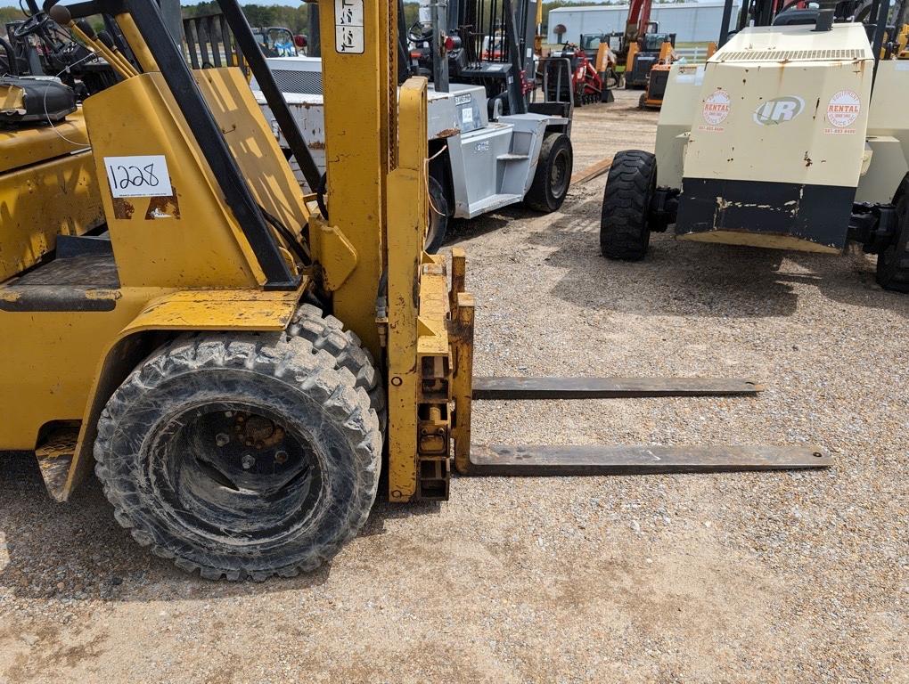 Cat V60 Forklift