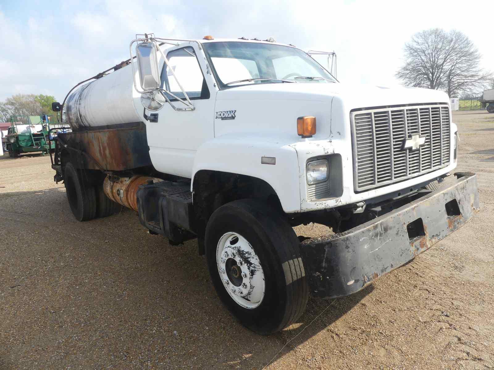 1993 Chevy Kodiak Asphalt Distributor Truck, s/n 1GBM7H1JXPJ102031