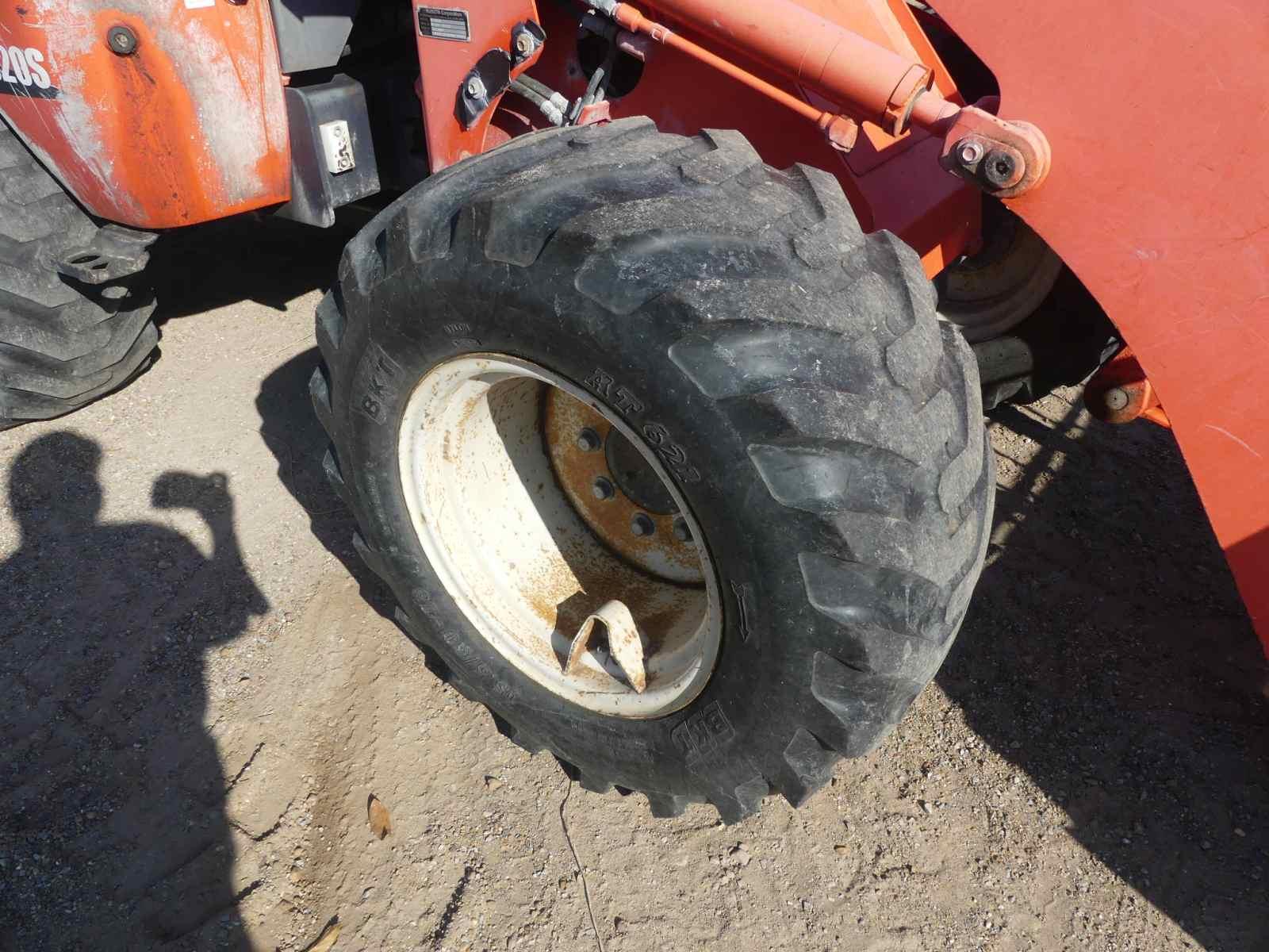 2013 Kubota R520ST Rubber-tired Loader, s/n 21109: Rollbar, GP Bkt. & Forks