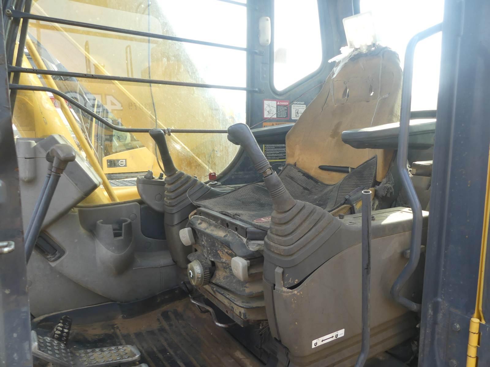 John Deere 200CLC Excavator, s/n FF200CX505593